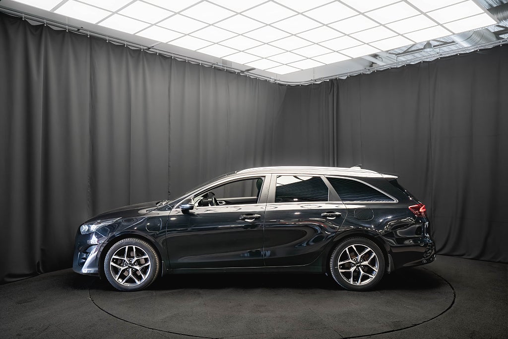 Kia Ceed Plug-in Advance Plus 2 PANO LÄDER DRAG KAMERA MOMS