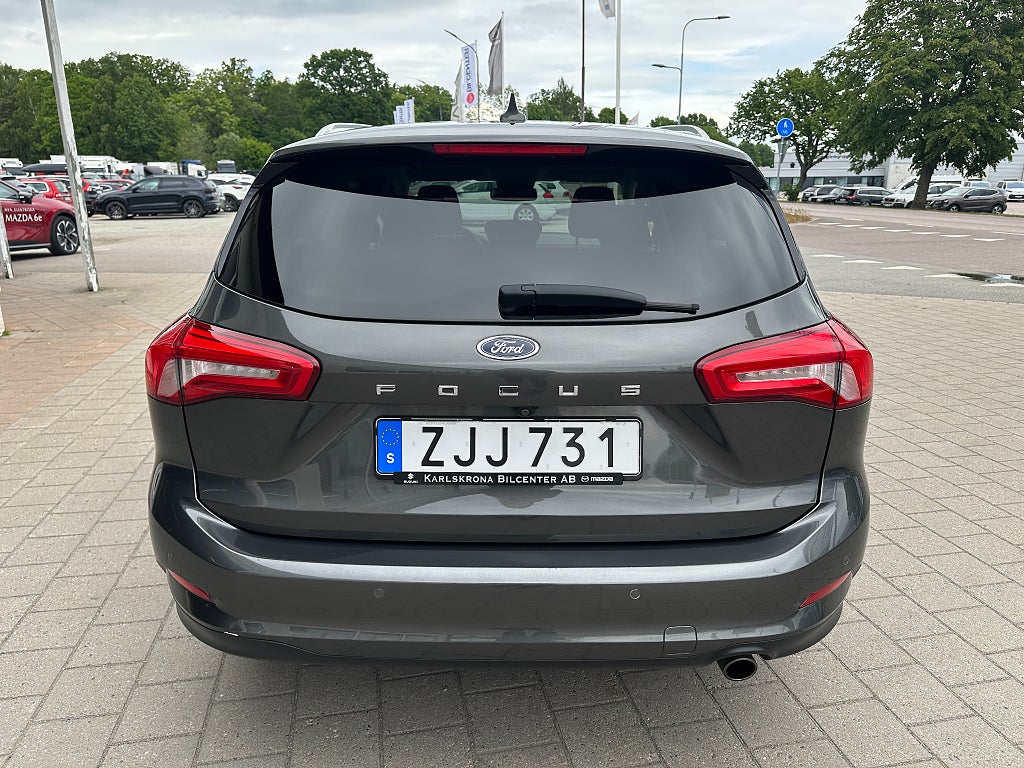 Ford Focus Kombi 1.0 EcoBoost Titanium Launch