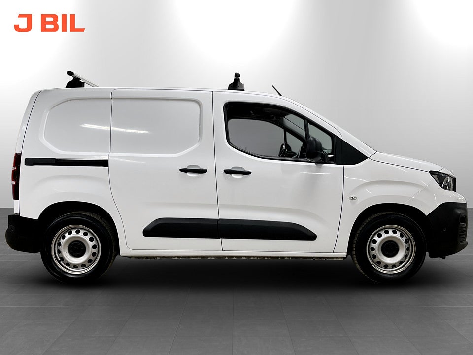 Bild på Peugeot Partner PRO 1.2 PT 130hk Aut L1 P-SENSORER