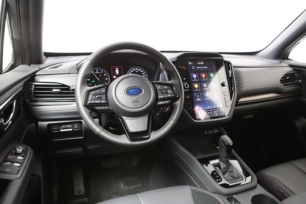 Subaru Forester e-Boxer Limited | Moms 2025