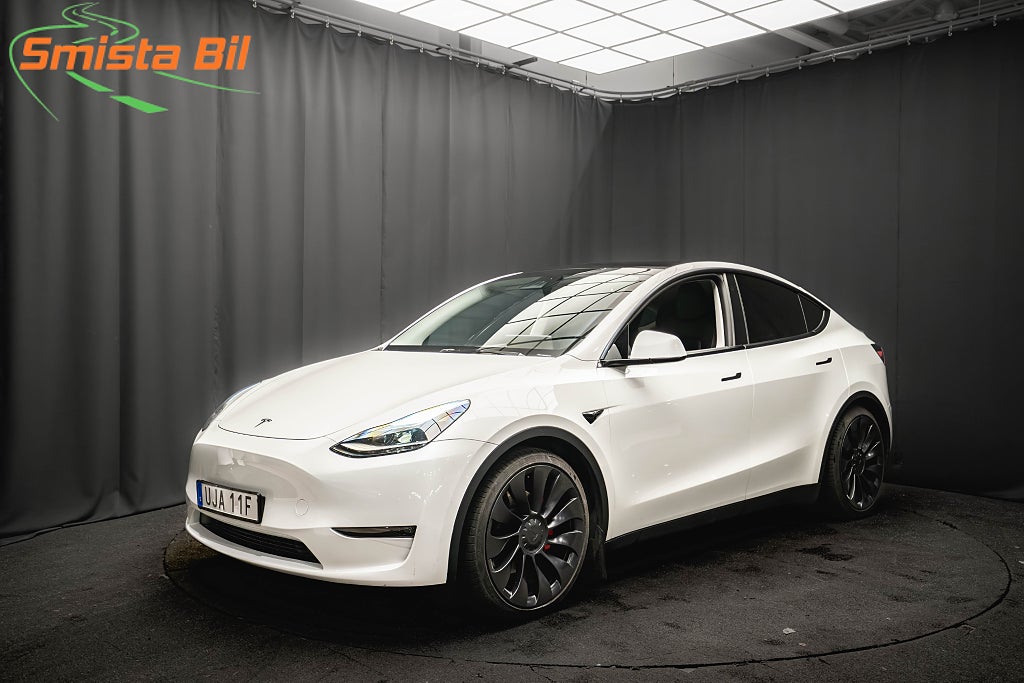Tesla Model Y Performance AWD DRAG PANO 21'' 90.2%SoH 1-ÄGARE MOMS