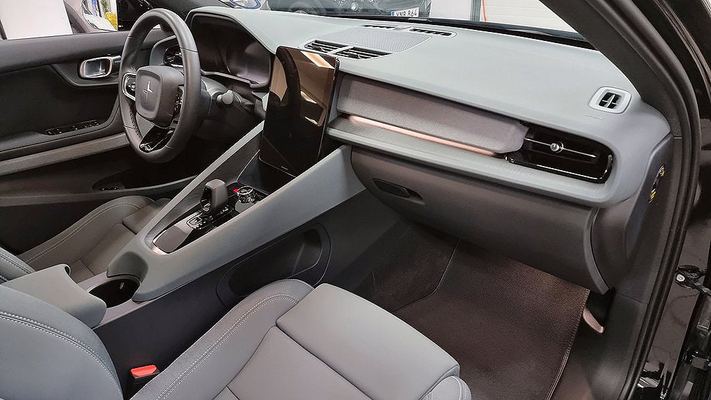 Polestar 2 levererar en systemeffekt på 408 hästkrafter och 660 Nm.