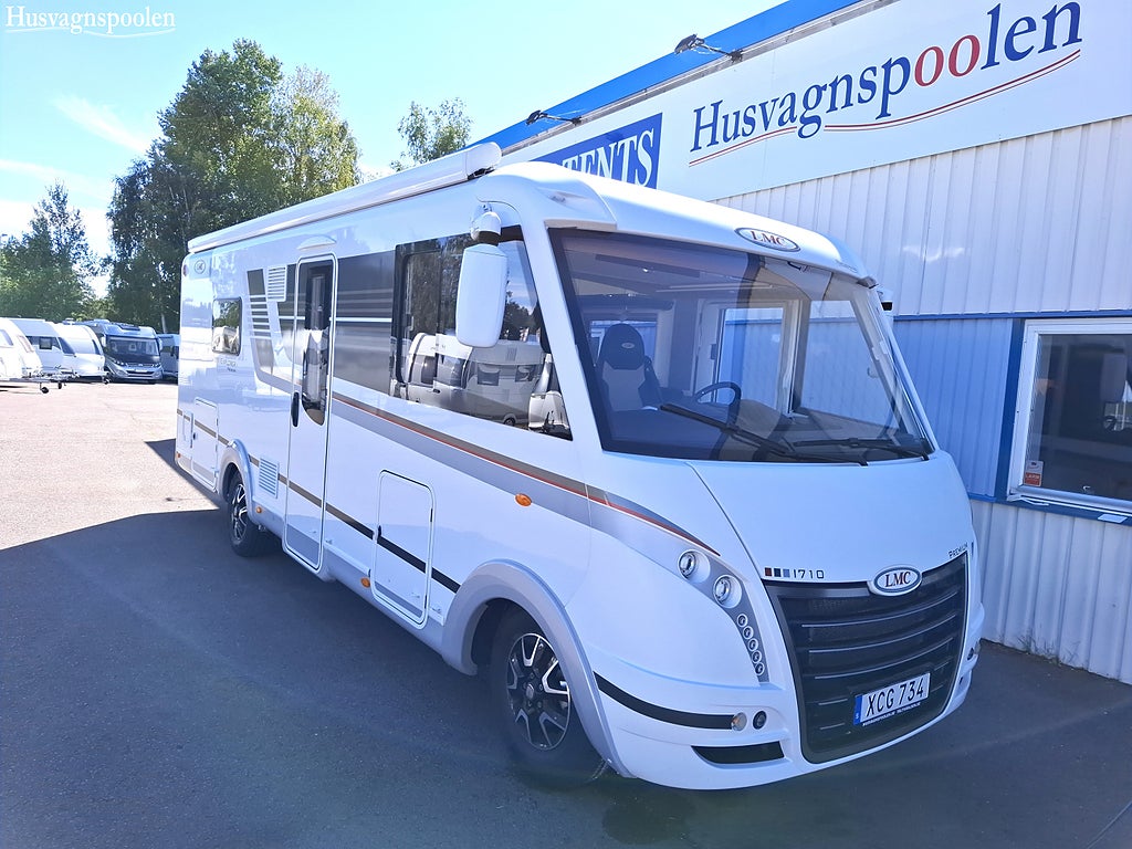 LMC I715 Explorer Premium ALDE / Låga Långbäddar / Toa bak