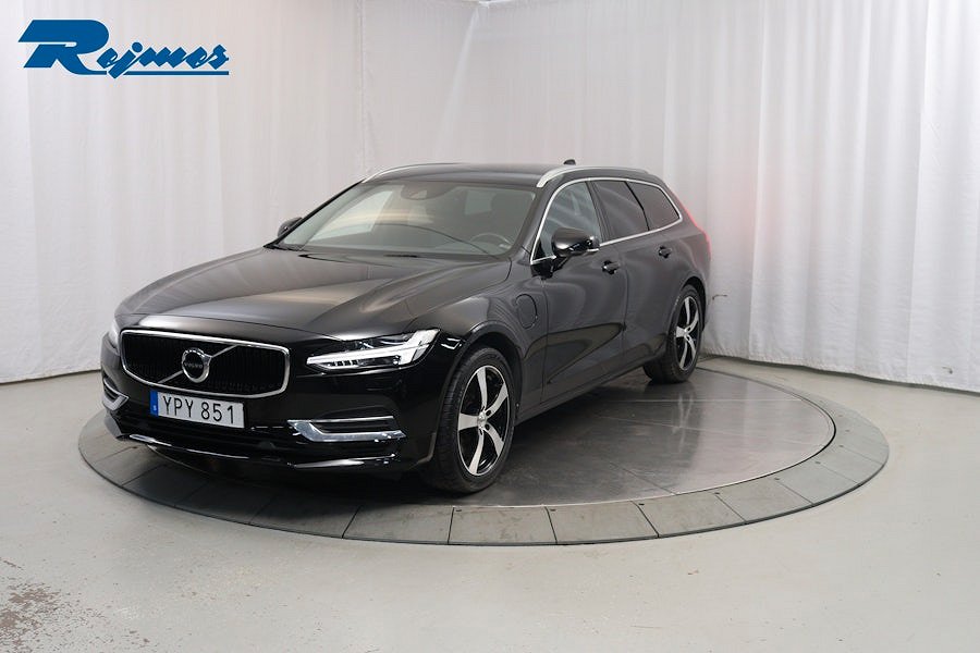 Volvo V90 T8 AWD Momentum