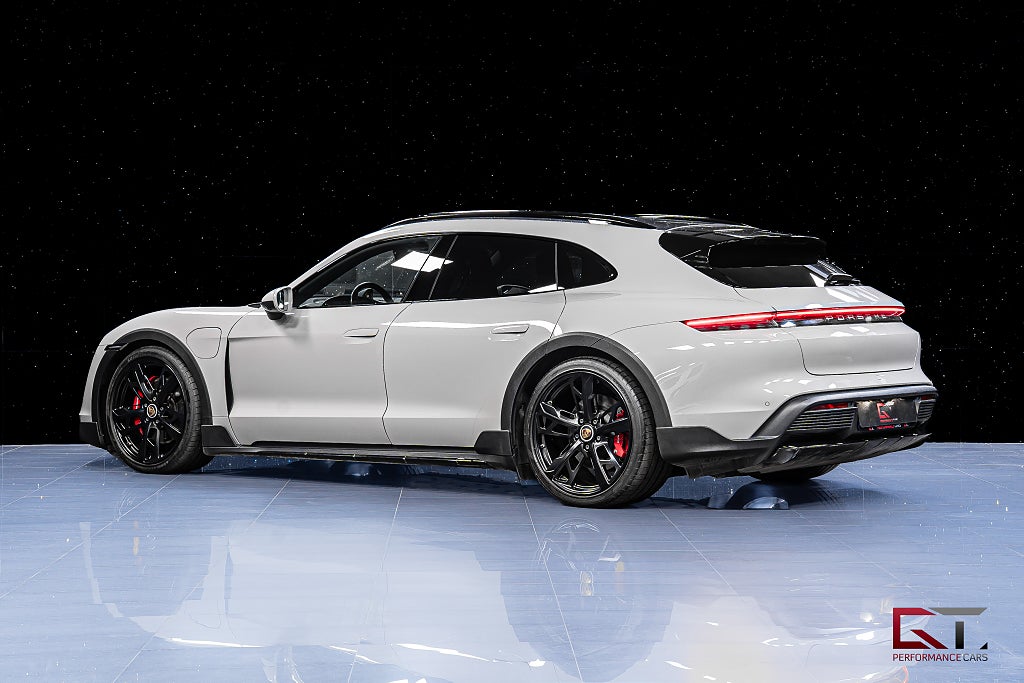Porsche Taycan 4S Cross Turismo MOMS 21" Pano 18-vägs BOSE PassDisplay