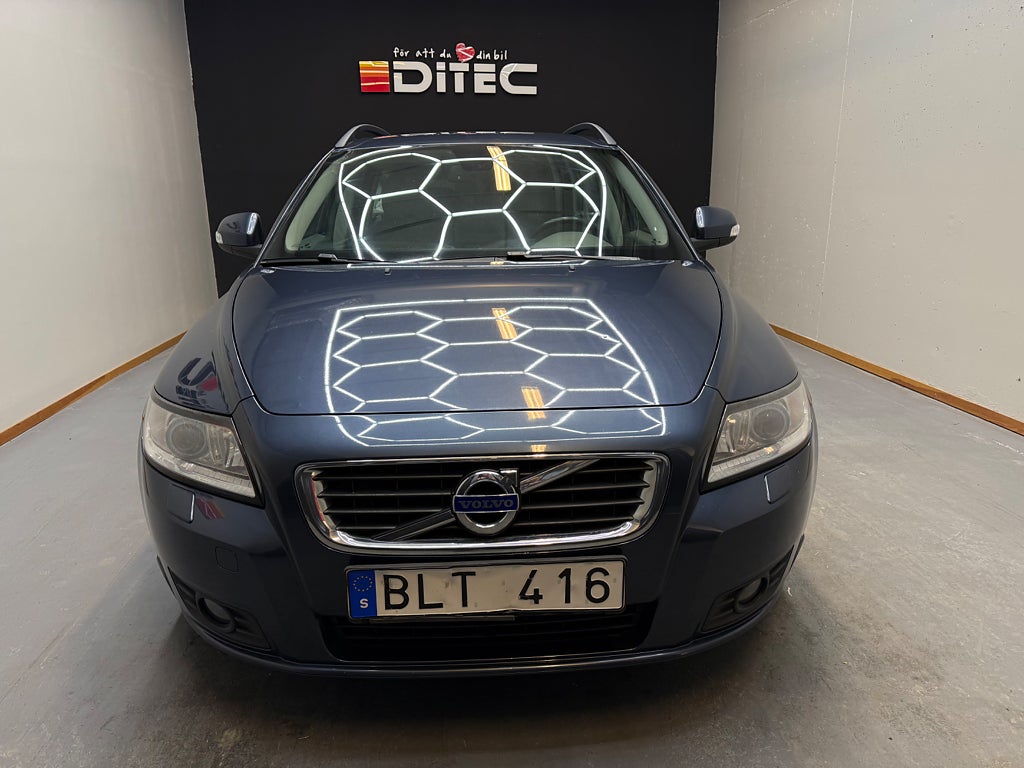 Volvo V50 D2 Momentum Euro 5, Endast 12100mil,drakrok,AC,Mvärmare