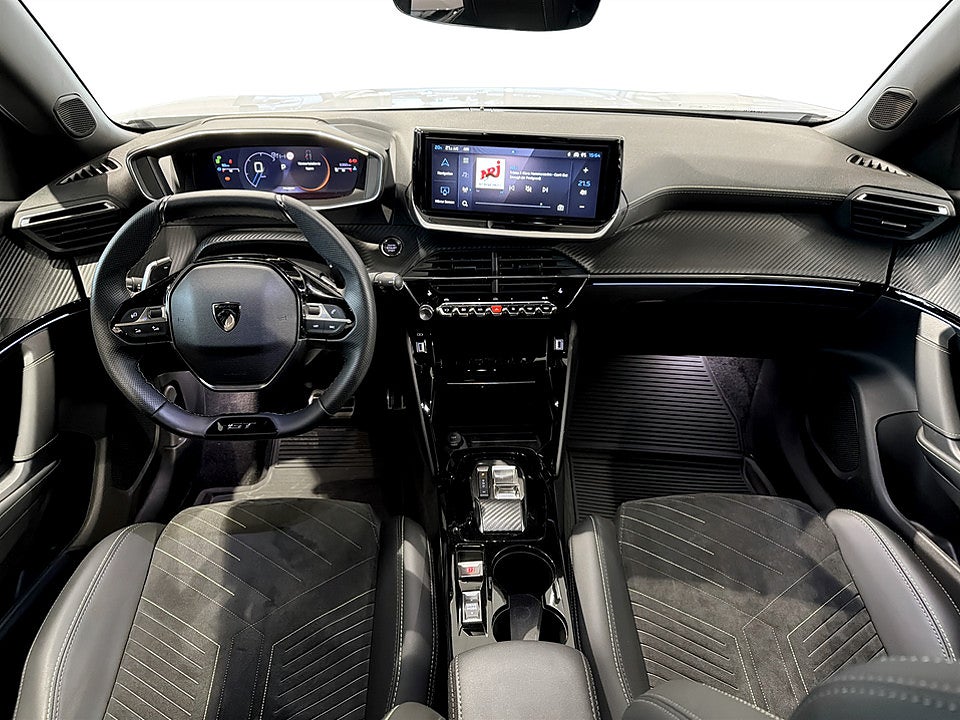 Bild på Peugeot 2008 GT 1.2 PT 130hk Aut B-KAMERA CARPLAY