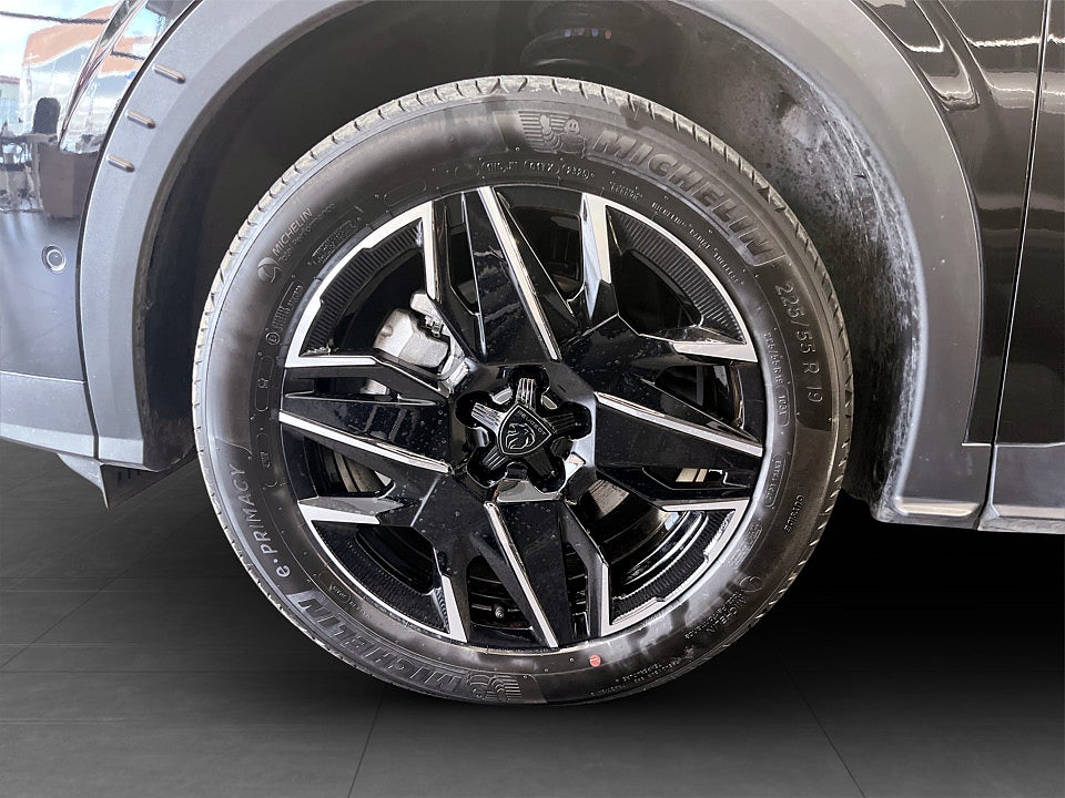 Bild på Peugeot 5008 GT Ultimate Hybrid 145hk Aut 7-SITS ELSTOL B-KAMERA