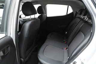 Halvkombi Hyundai i10 19 av 20