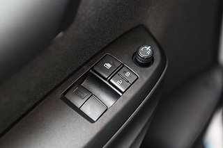 Halvkombi Toyota Yaris 11 av 24