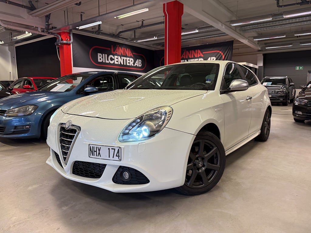 Alfa Romeo Giulietta 2.0 JTDM 16V TCT Distinctive Aut Halvskinn Ny bes SoV