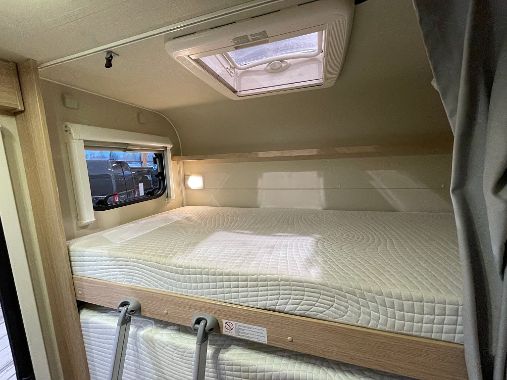 Sunlight A 72 / Automat 150hk / Våningssäng / 6 bältad /  - Sunlight