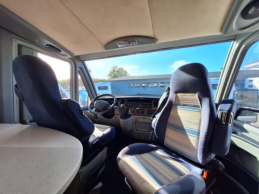 Adria Vision 707 SG Tvärbädd, Solcell