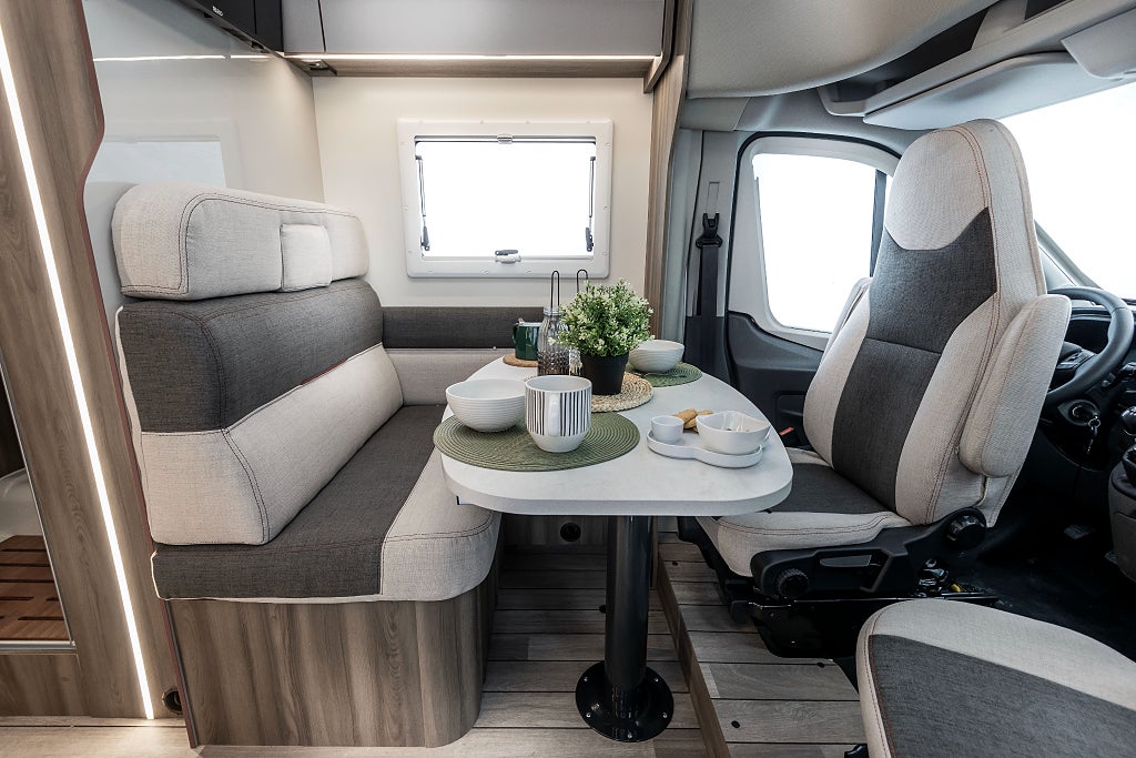 Roller Team Kronos FIT 281 , Automat, 6.70 m, diesel. thumbnail