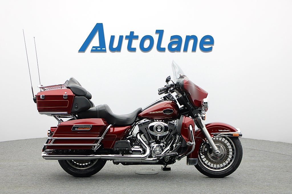 Harley-Davidson Electra Glide Ultra Classic *Vance & Hines Nyservad Nya däck