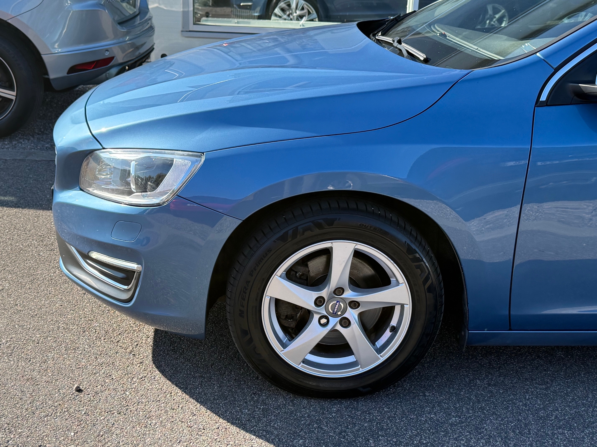 Volvo V60 2015, photo 4/46