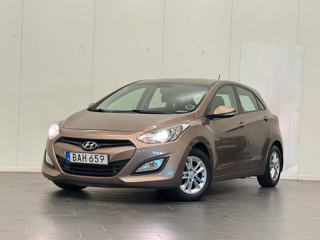 Hyundai i30 5-dörrar 1.6 CRDi Business Euro 5 ny servad&besiktad 