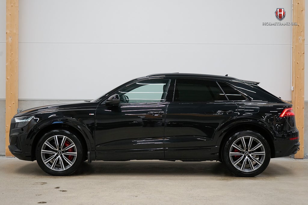 Audi Q8 60 TFSI e quattro 462hk S-line Pano Drag Kamera Rattvär