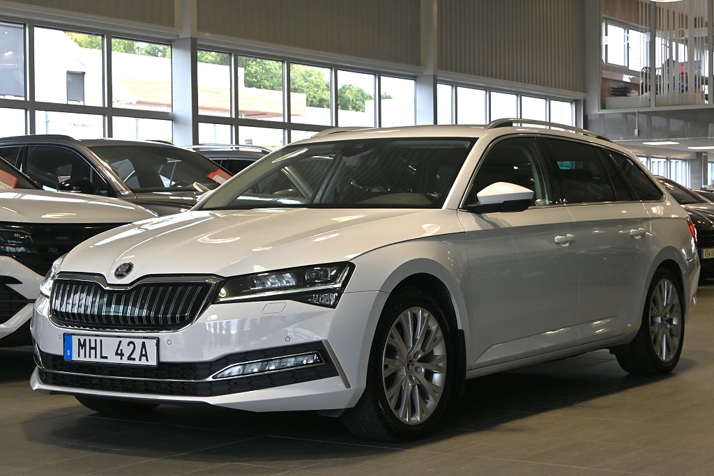 Skoda Superb iV Kombi 1.4 TSI iV Style Cockpit Drag 