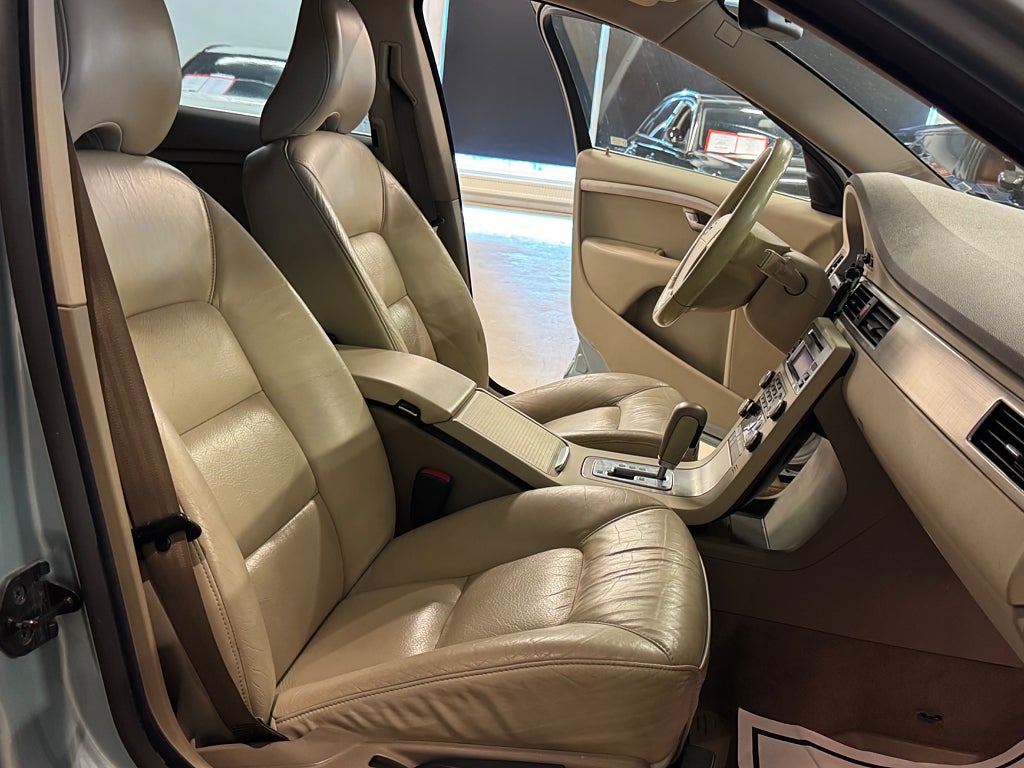 VOLVO V70 T6 286 ch 4x4 AWD GEARTRONIC SUMMUM BVA - ATTELAGE - CUIR - 233000 km