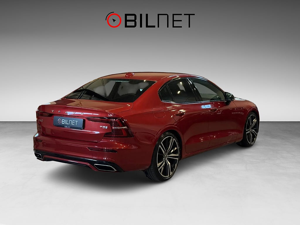 Volvo S60 T5 R-Design *3,99%* 20" R-fälg HUD Värm 360* Kamera H&K