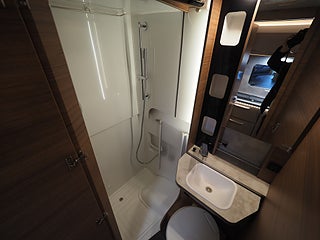 Husbil-halvintegrerad Knaus Tourer Van 11 av 21