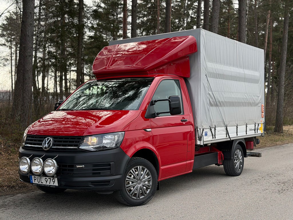Volkswagen Transporter 2.0 TDI Flak /Kapell/MOMS/Bakgavellyft/Nyservad