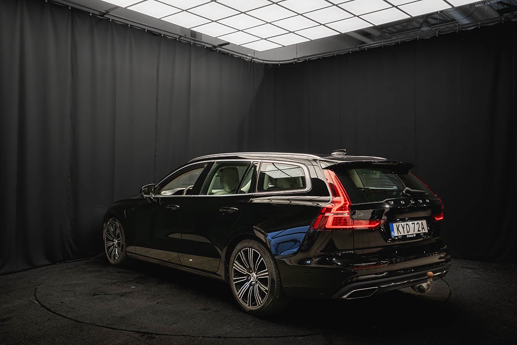 Volvo V60 Recharge T6 AWD DRAG H/K KAMERA PILOT P-VÄRM 2-ÄGARE