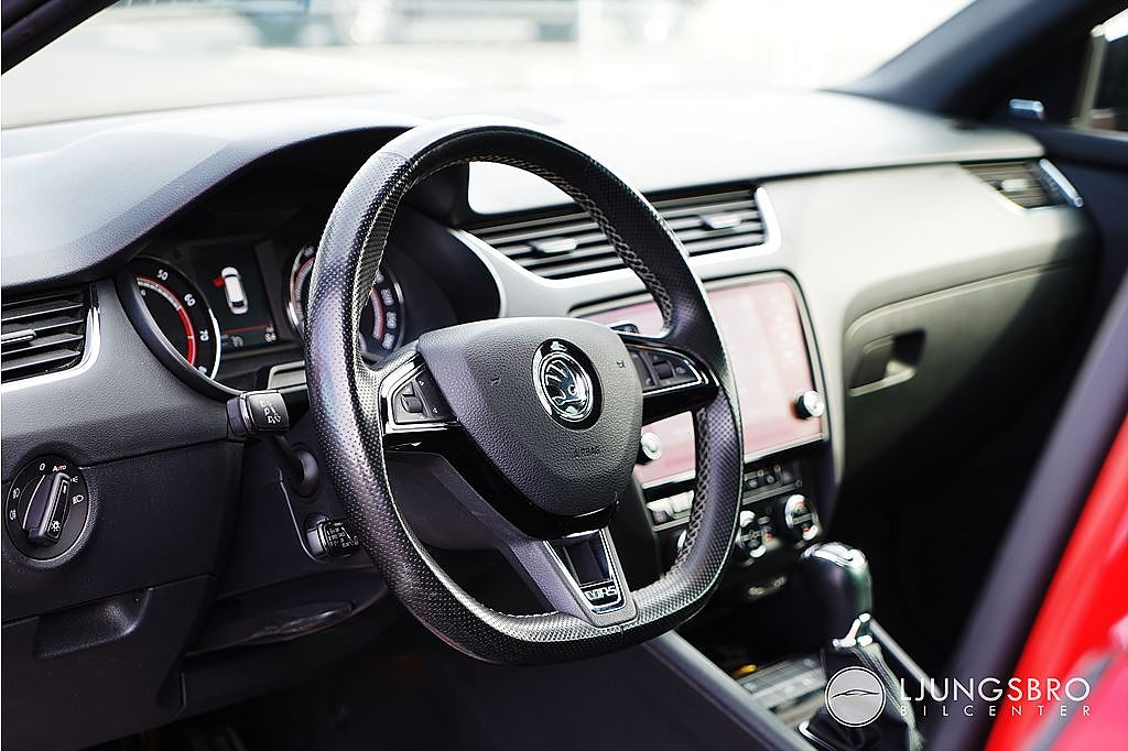Skoda Octavia RS 2.0 TSI 245 hk / Drag / Canton / Kamera
