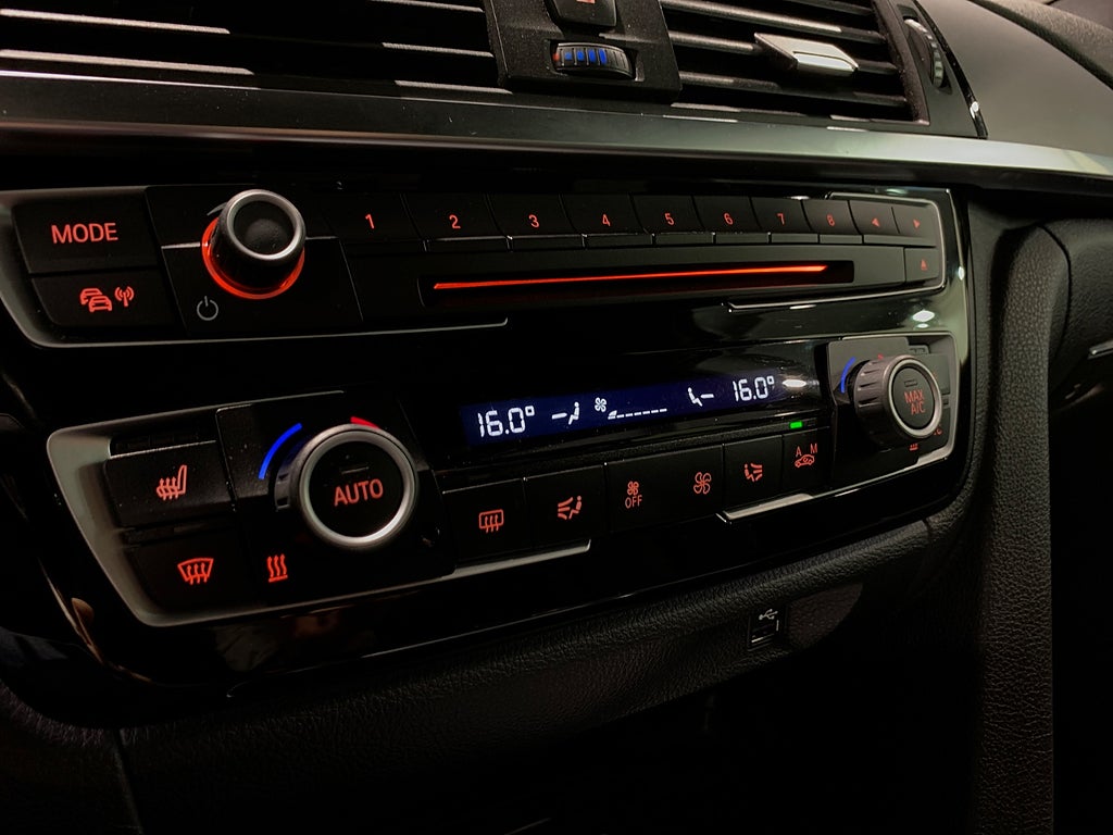 BMW 330e 258hk M Sport PHEV | H/K| Läder | Navi |