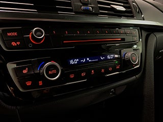 Sedan BMW 330e 15 av 24