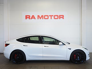 Sedan Tesla Model 3 4 av 21