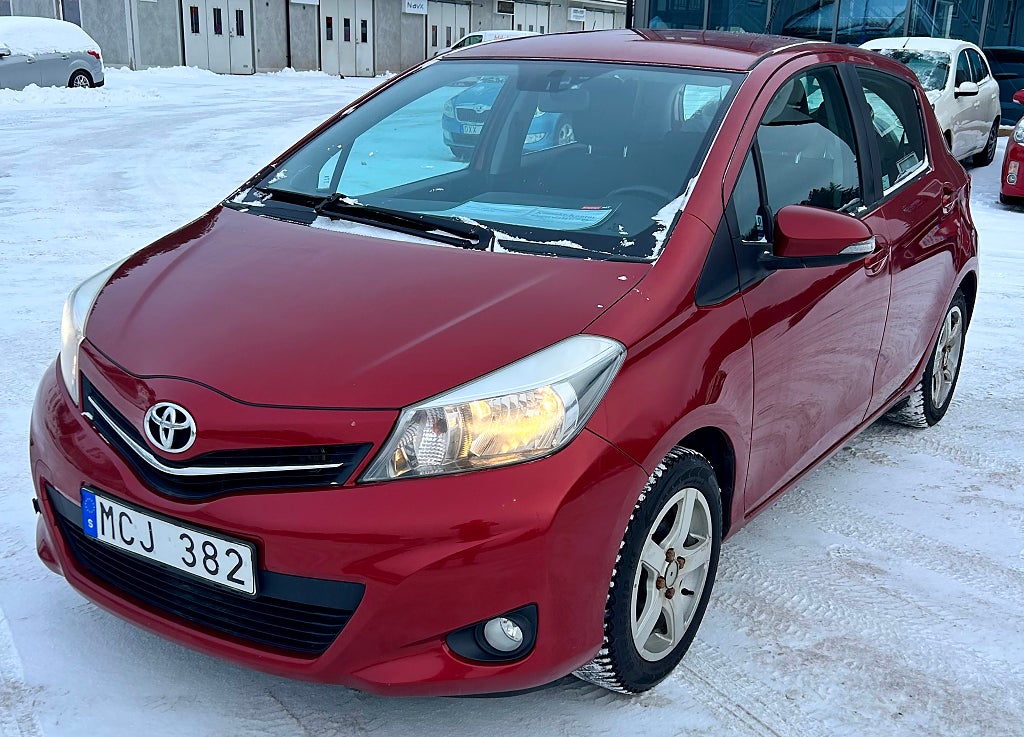 Toyota Yaris Nyare Karossen-5-dörrar 1.33 Dual VVT-i Active Euro 5
