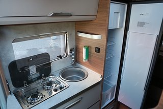 Husbil-integrerad Knaus Van Ti 640 15 av 23