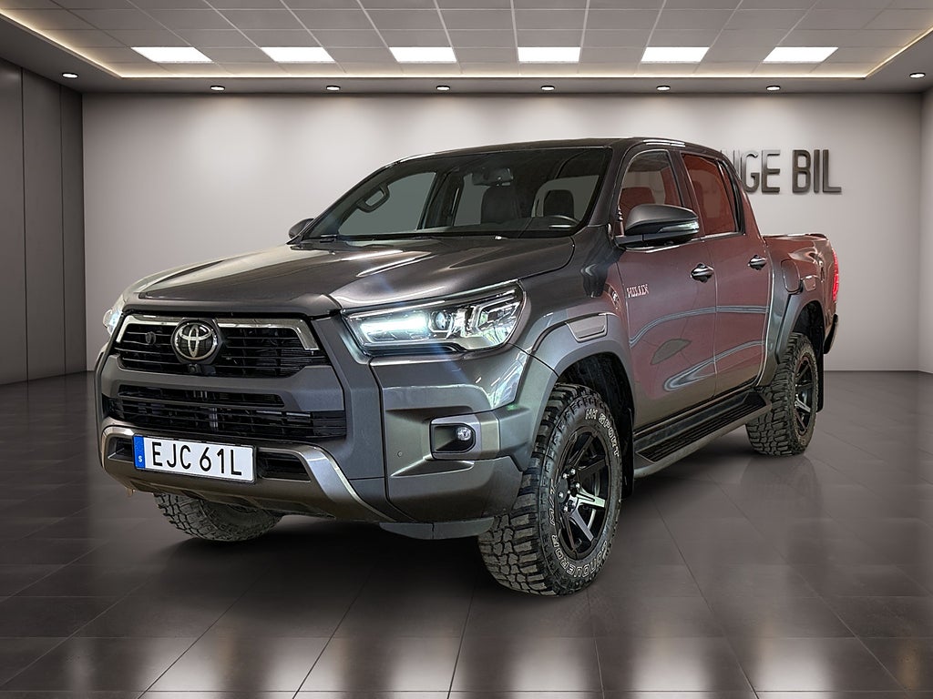 Toyota Hilux Dubbelhytt 2.8 4WD Invincible JBL 360° Läder Värm MOMS