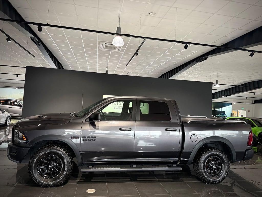 Dodge RAM 1500 Rebel 5,7 L Mkt fin o låga mil 4 X 4  394 hk - bild 2