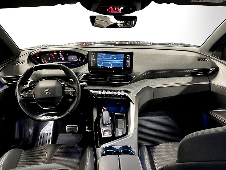 Bild på Peugeot 5008 GT 1.2 PT 130hk Aut 7-SITS B-KAMERA CARPLAY
