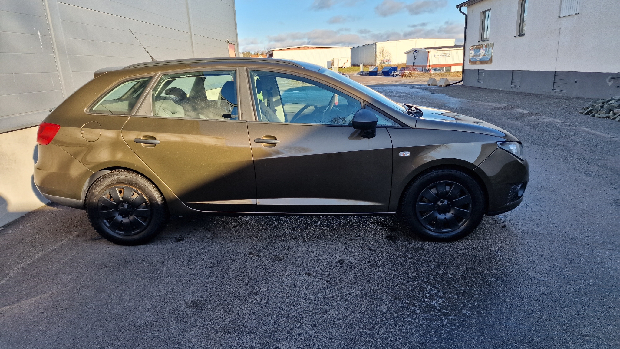 Seat Ibiza ST 1.2 TDI Reference 75hk 2011, bild 4/37