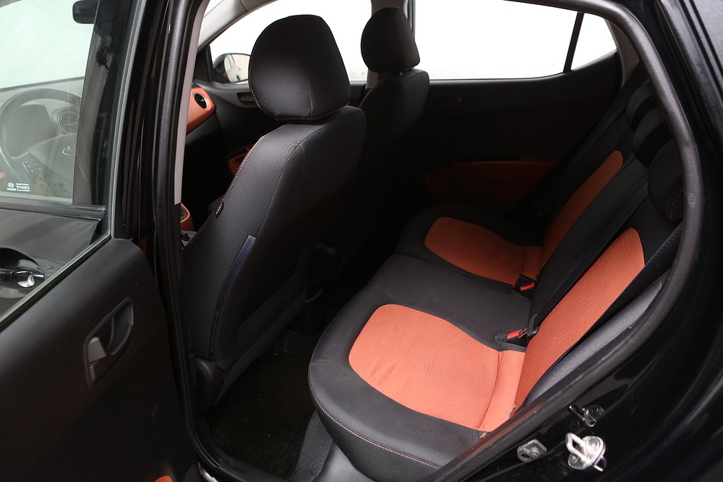 Hyundai i10 1,0 67hk ComfortPlus 1ägare Nyservad + Nybesik 2015