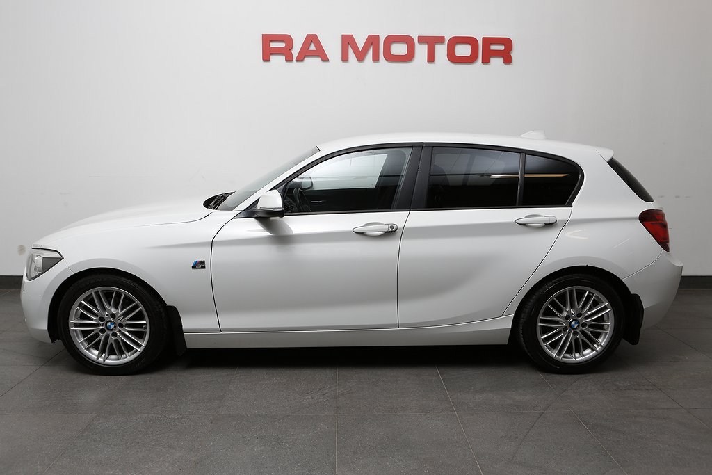 BMW 118 d 143hk Sport line Aut 5D Nybesiktad 2012