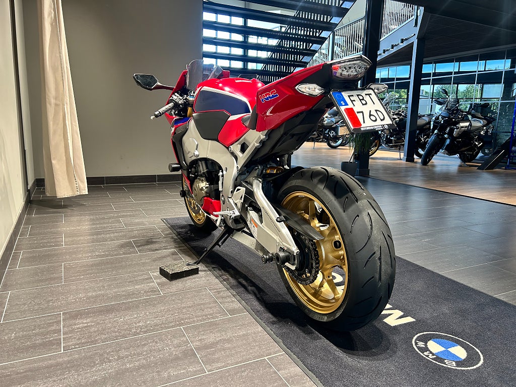 Honda CBR1000RR SP1 /3,45%/860mil/Yoshimura/Quickshifter