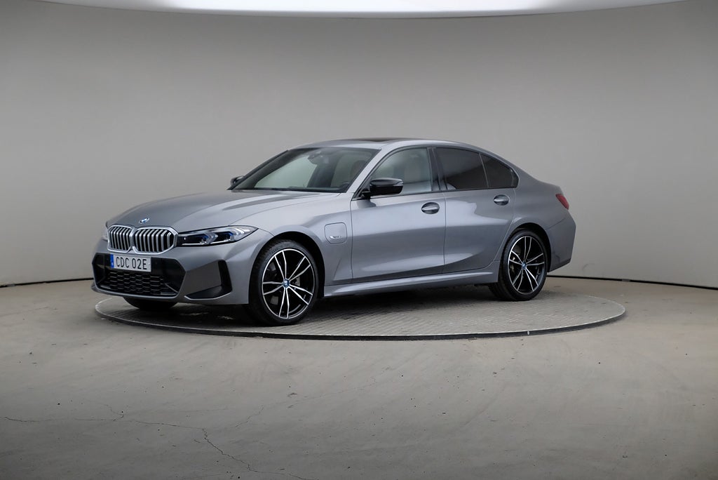 BMW 330e 3 292hk xDrive M Sport Parking assistent HK