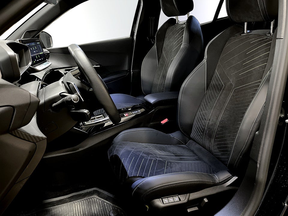 Bild på Peugeot 2008 GT 1.2 PT 130hk Aut B-KAMERA CARPLAY