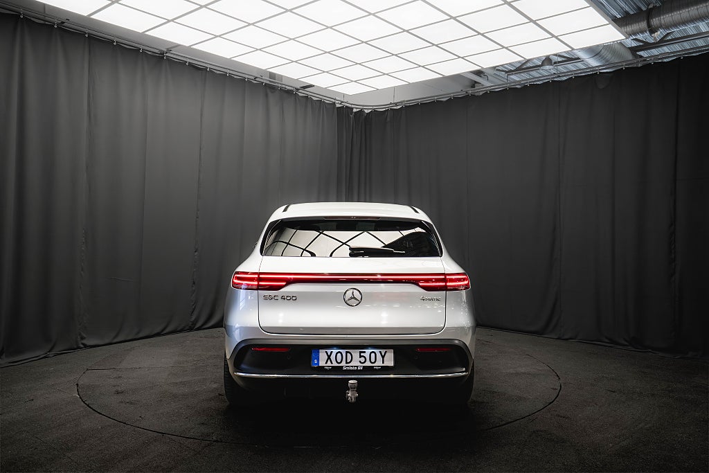 Mercedes-Benz EQC 400 4M AMG PREMIUM PANO BUR 21'' DRAG DISTRONIC+ MOMS
