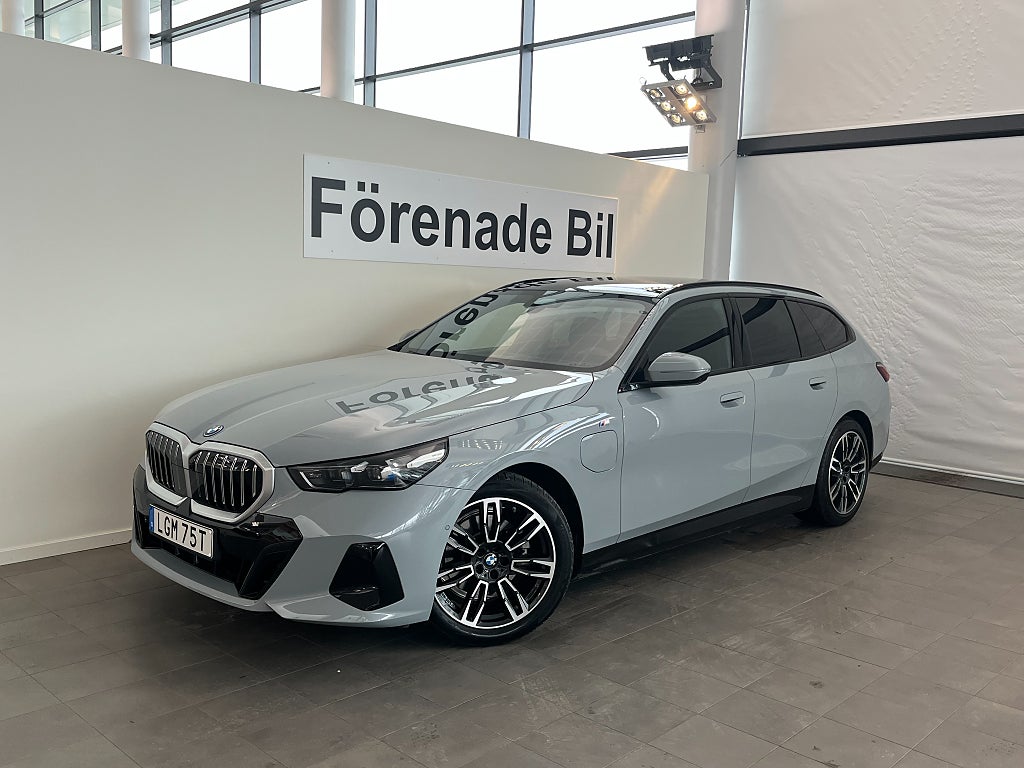 BMW 530e xDrive Touring M Sport H/K Panorama Drag Rattvärme 