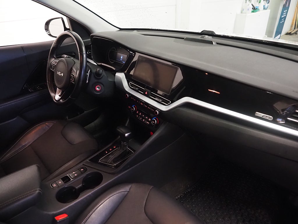 Kia Niro P-HEV DCT Advance Plus Navi Kamera Motorvärmare Moms 2022