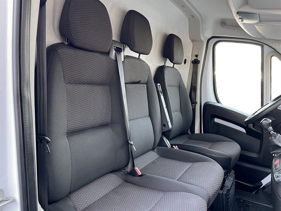 Bild på Peugeot Boxer PRO+ 335 2.2 BHDi 165hk L4H3 435 B-KAMERA DRAG