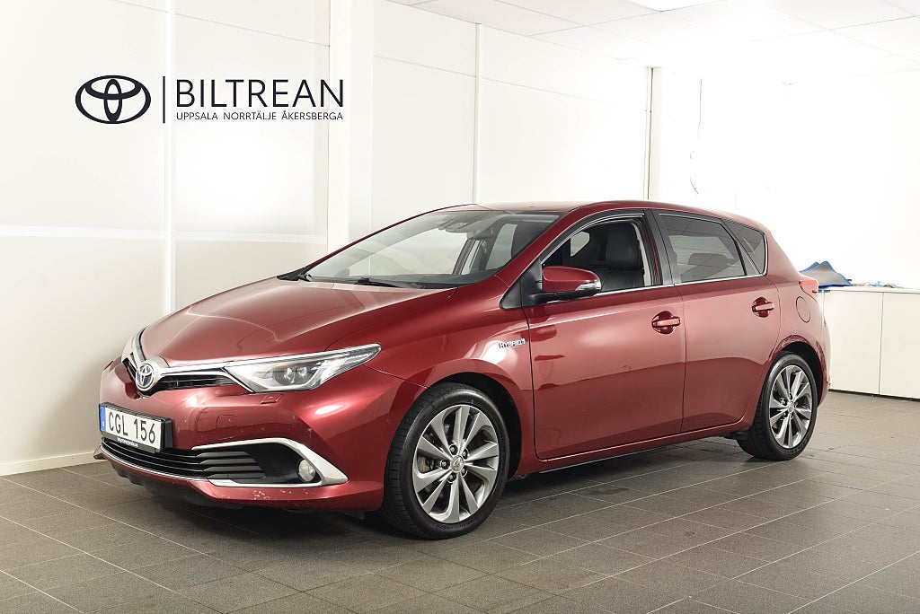 Toyota Auris Elhybrid Executive Drag Navi Backkamera M-värm