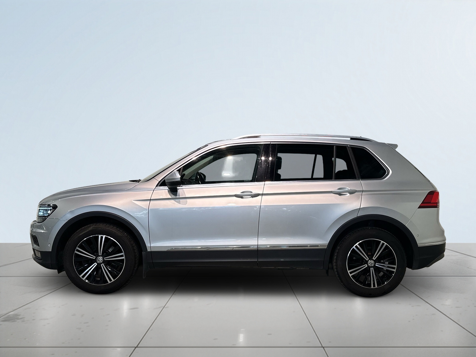Volkswagen Tiguan 2020, bild 4/10