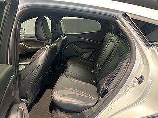 SUV Ford Mustang 10 av 16